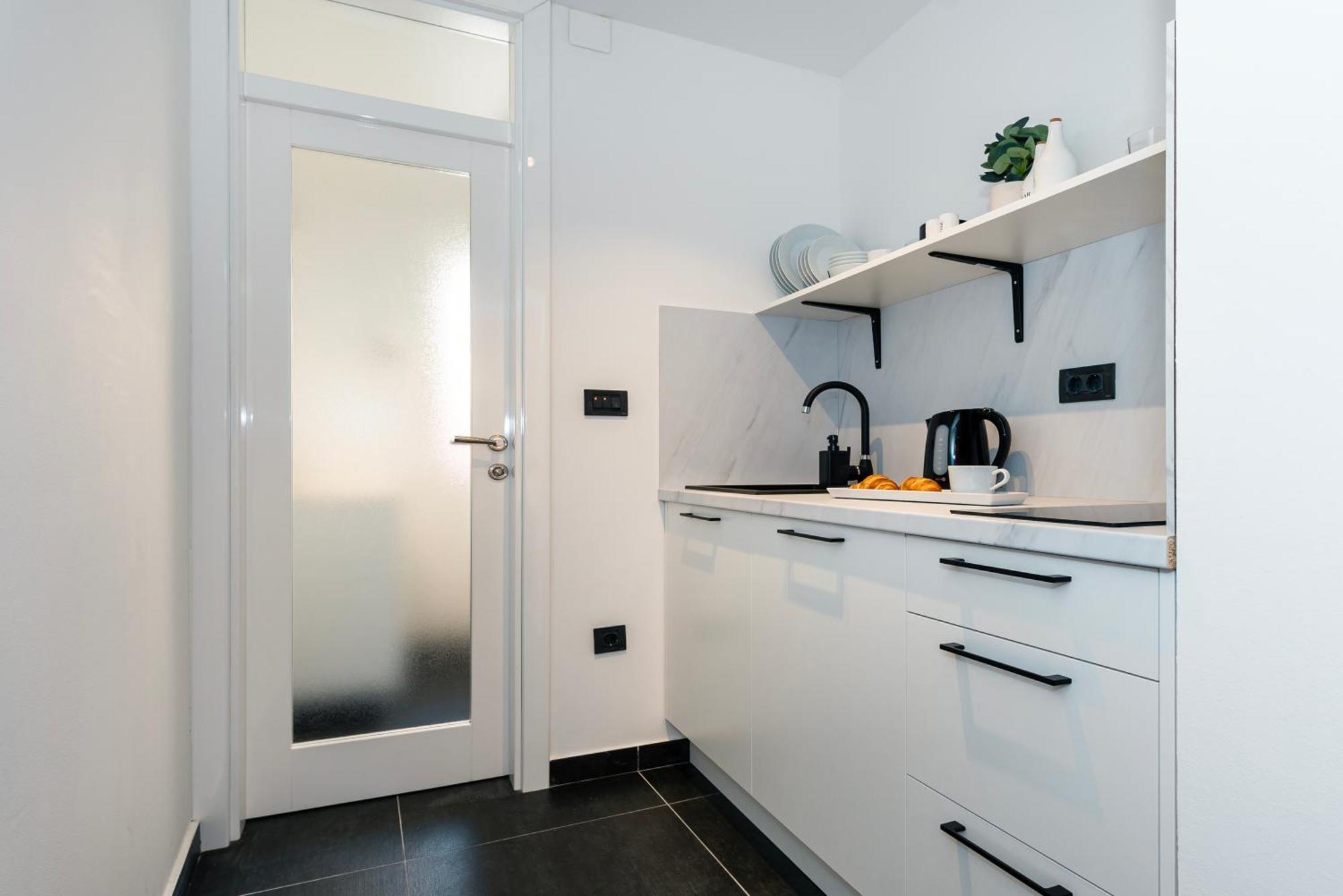 City Break Studio Apartments Шибеник Экстерьер фото